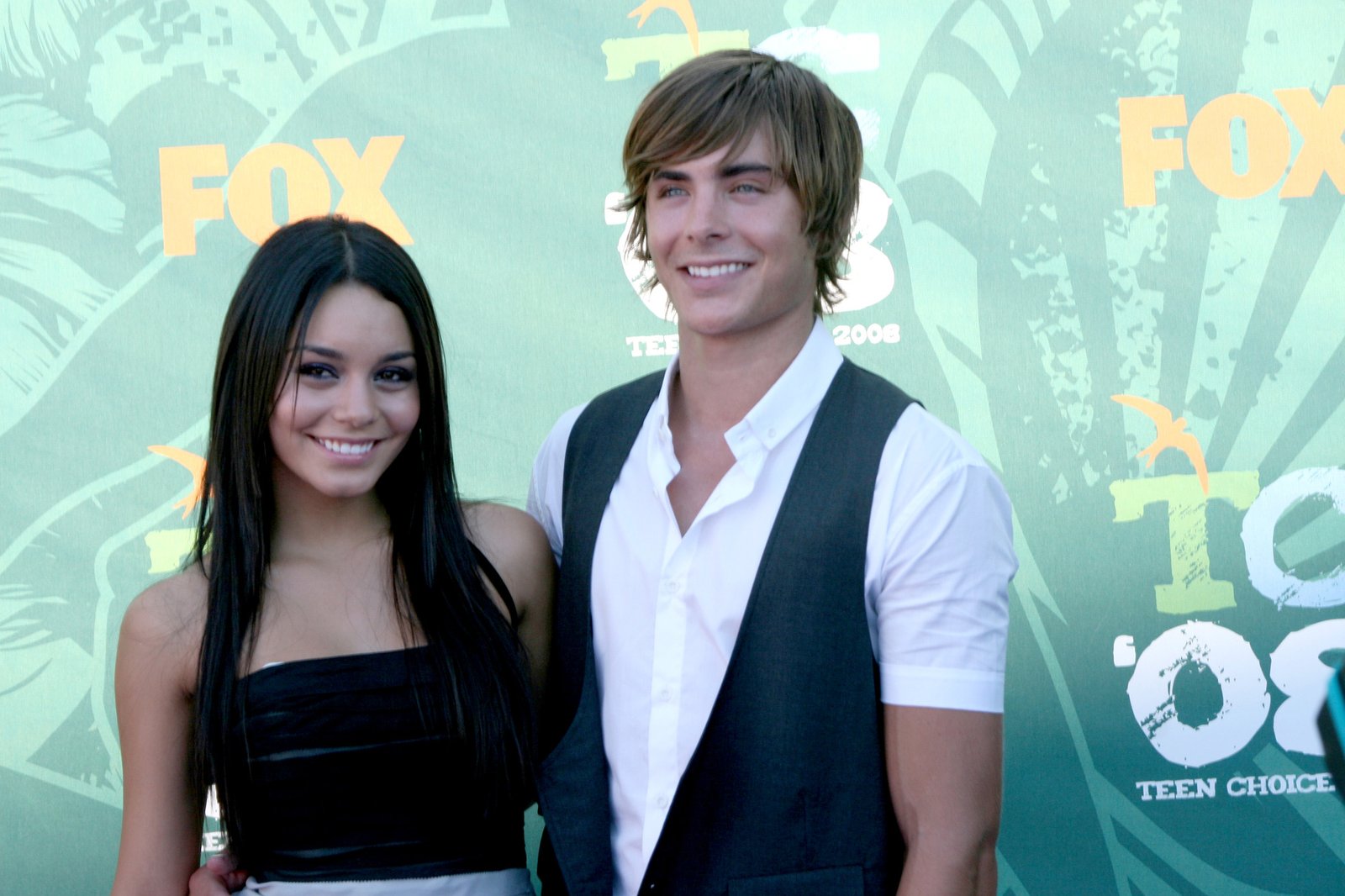 Vanessa Hudgens & Zac Efron  arriving at the Teen Choice Awards 2008 at the Universal Ampitheater at Universal Studios in  Los Angeles, CA
August 3, 2008
©2008 Kathy Hutchins / Hutchins Photo
